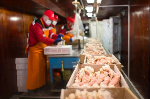 俄罗斯蟹业集团带你了解商超为何钟爱熟冻帝王蟹/雪蟹产品的秘密